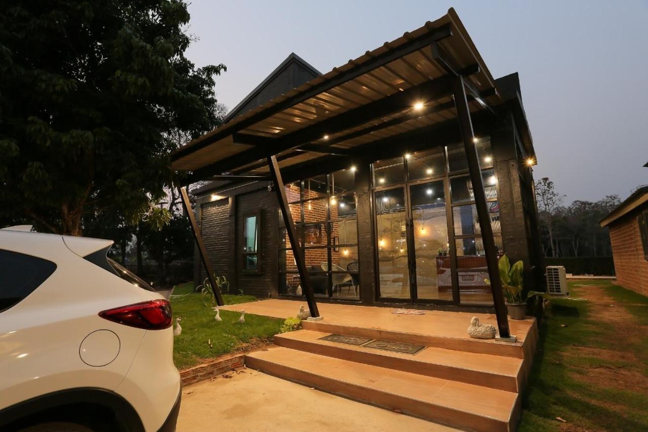 Manonnee Hotel Chiang Rai Buitenkant foto