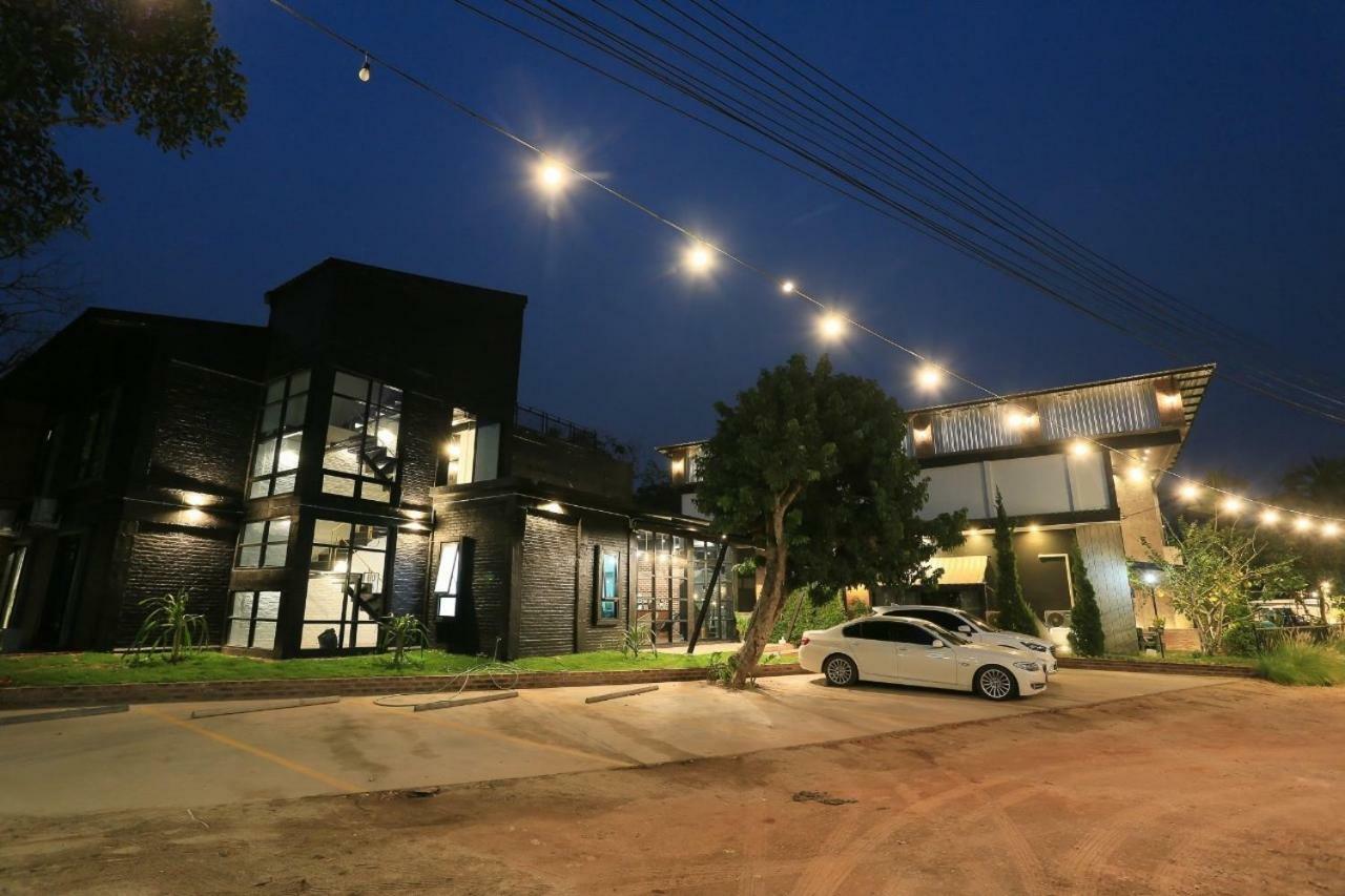 Manonnee Hotel Chiang Rai Buitenkant foto